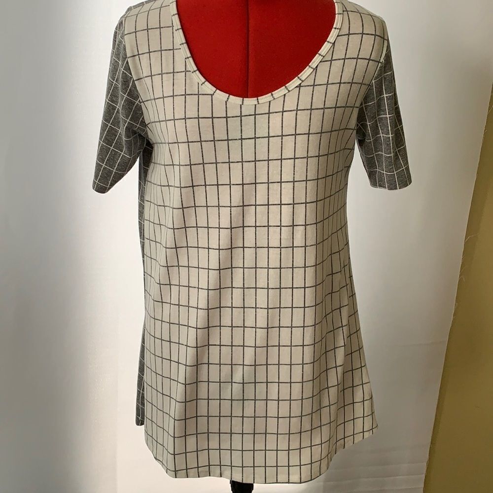 LuLaRoe Small checkered gray and white Tunic